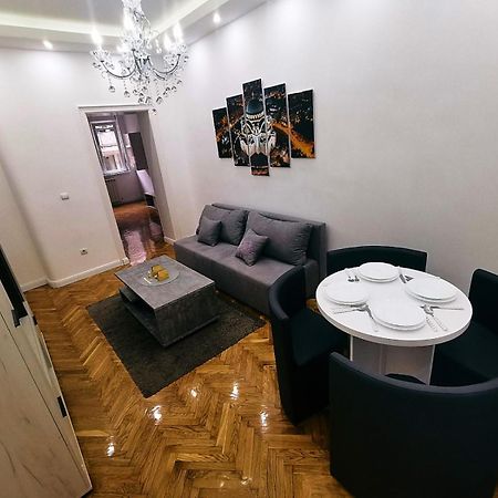 Victory Apartment - Heart Of Белград Екстериор снимка